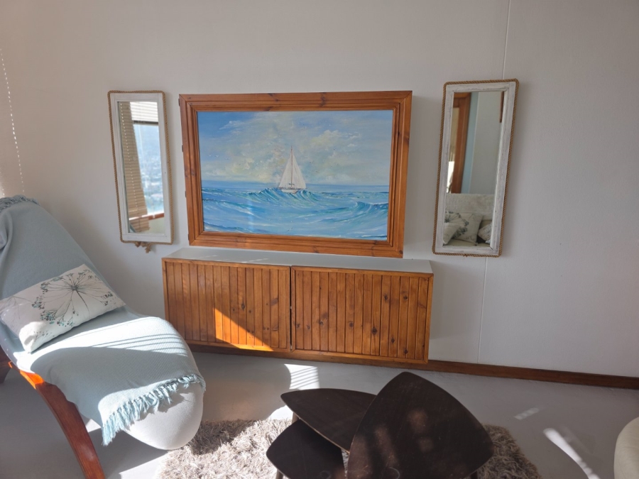 2 Bedroom Property for Sale in Vredehoek Western Cape